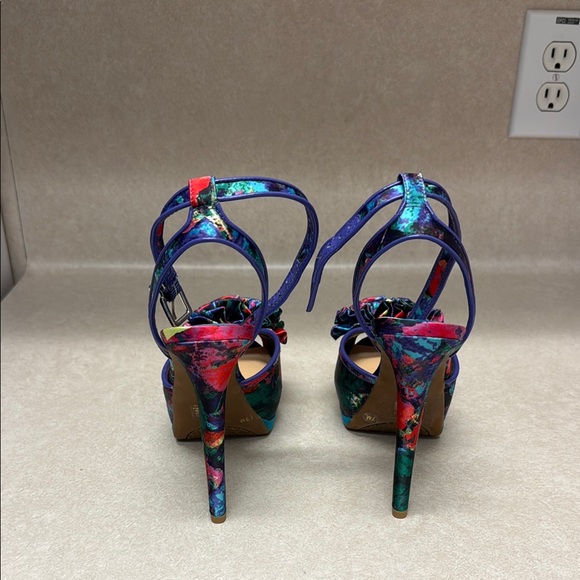 Gianni Bini Heels - Picture 6 of 8